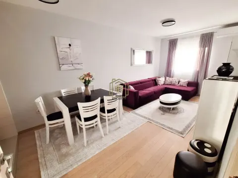 Izdavanje, jednosoban stan, 46m², City Kvart, Podgorica - image 1