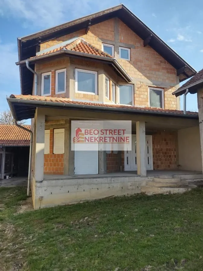 Prodaja, kuća, 188m², Petrovac na Mlavi, Srbija
