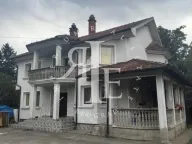 Izdavanje, kuća, 340m², Zemun Sve Podlokacije, Beograd - image 14