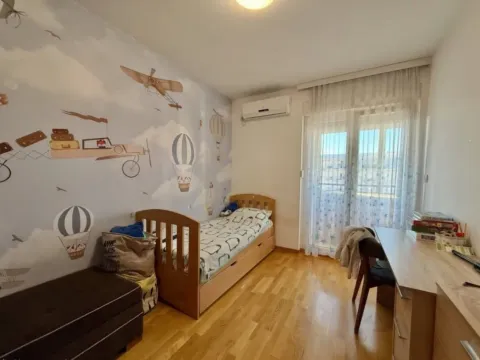 Prodaja, trosoban stan, 78m², Stari Aerodrom, Podgorica - image 4