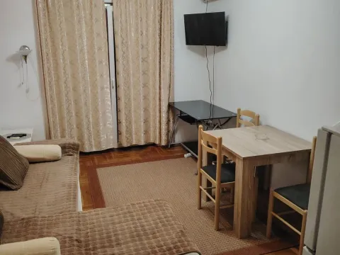Rent, one bedroom apartment, 40m², Maine, Budva - image 2