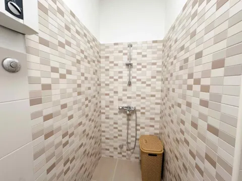 Izdavanje, poslovni prostor, 75m², Centar, Podgorica - image 11