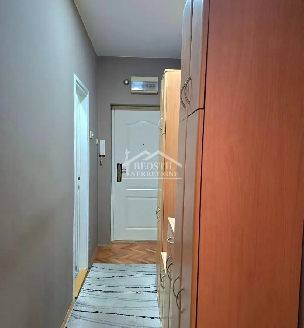Prodaja, trosoban stan, 73m², Karaburma, Palilula Sve Podlokacije