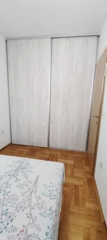 Izdavanje, jednosoban stan, 35m², Stari Aerodrom, Podgorica