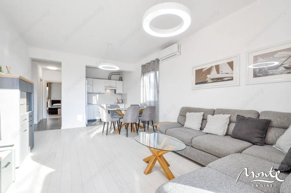Prodaja, dvosoban stan, 69m², Tivat, Crna Gora