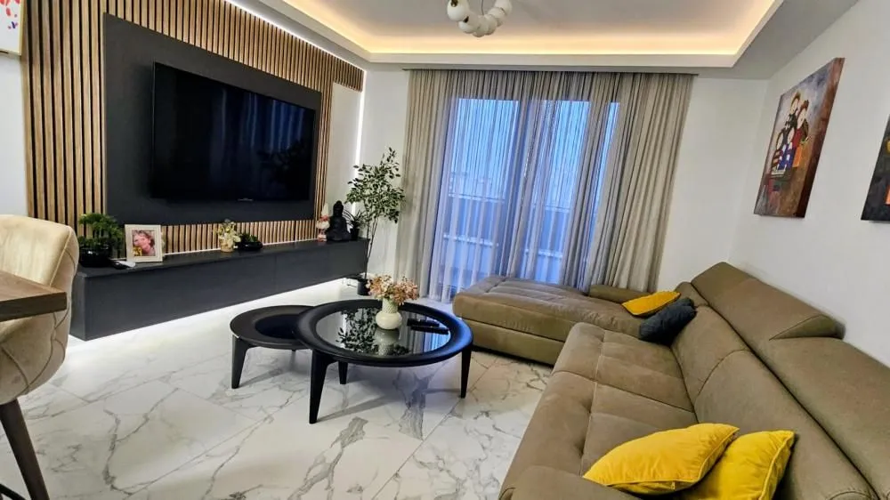 Prodaja, trosoban stan, 76m², Zemun Gornji Grad, Zemun Sve Podlokacije