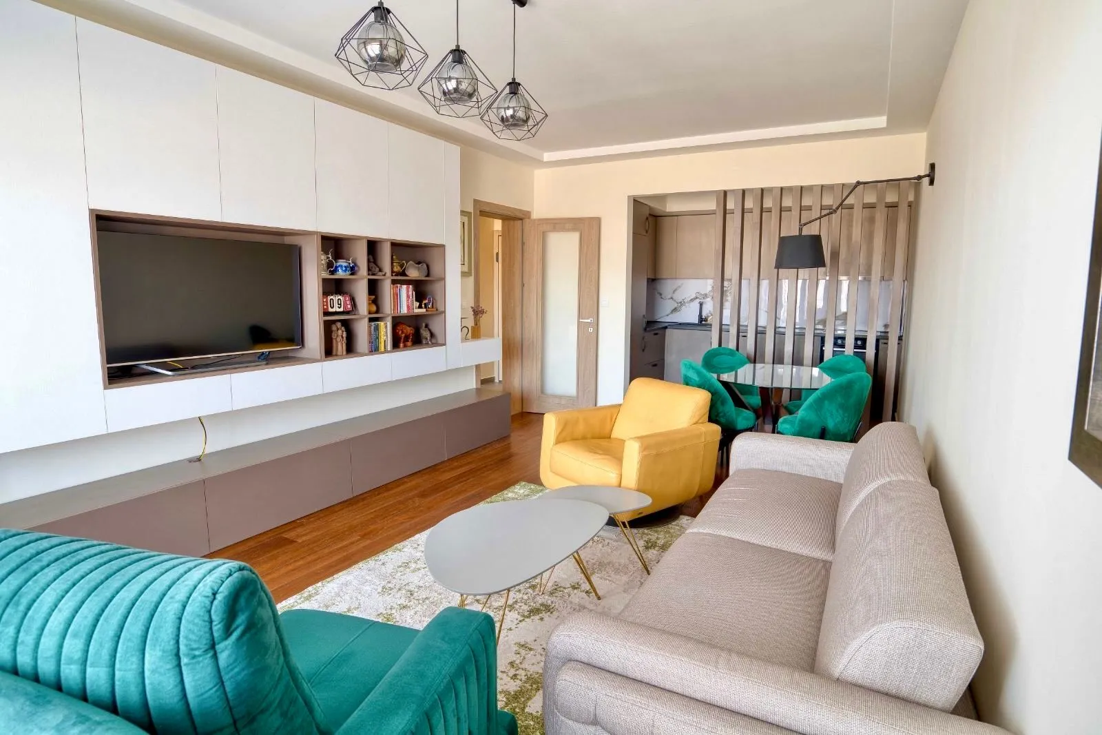 Izdavanje, dvosoban stan, 72m², City Kvart, Podgorica