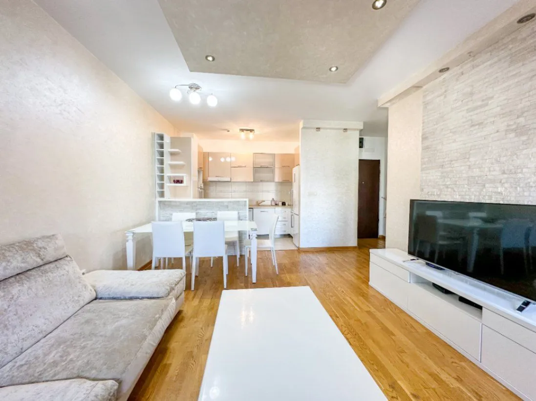 Izdavanje, dvosoban stan, 64m², City Kvart, Podgorica