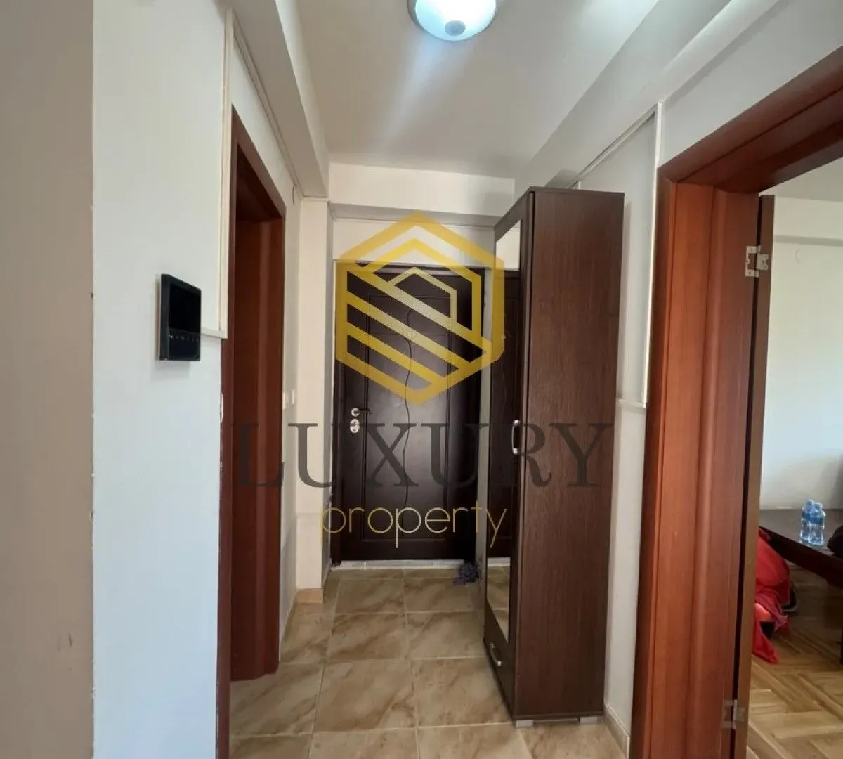 Izdavanje, trosoban stan, 92m², 1 maj, Podgorica