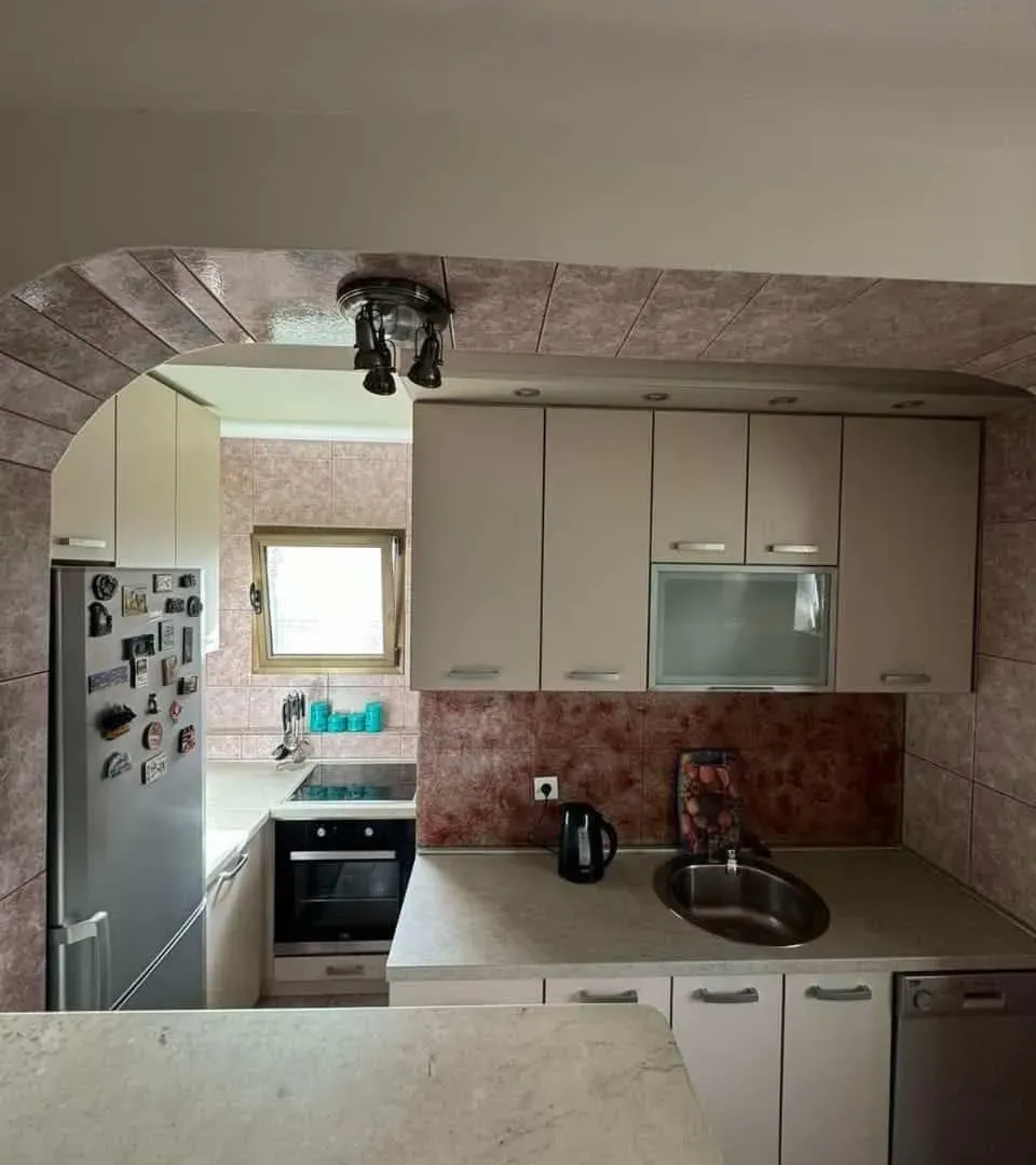 Izdavanje, jednosoban stan, 60m², Gorica C, Podgorica