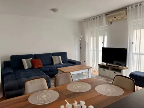 Izdavanje, dvosoban stan, 69m², Zagorič, Podgorica - image 4