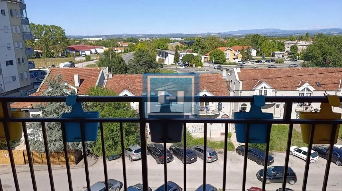 Prodaja, trosoban stan, 83m², Vašarište, Jagodina