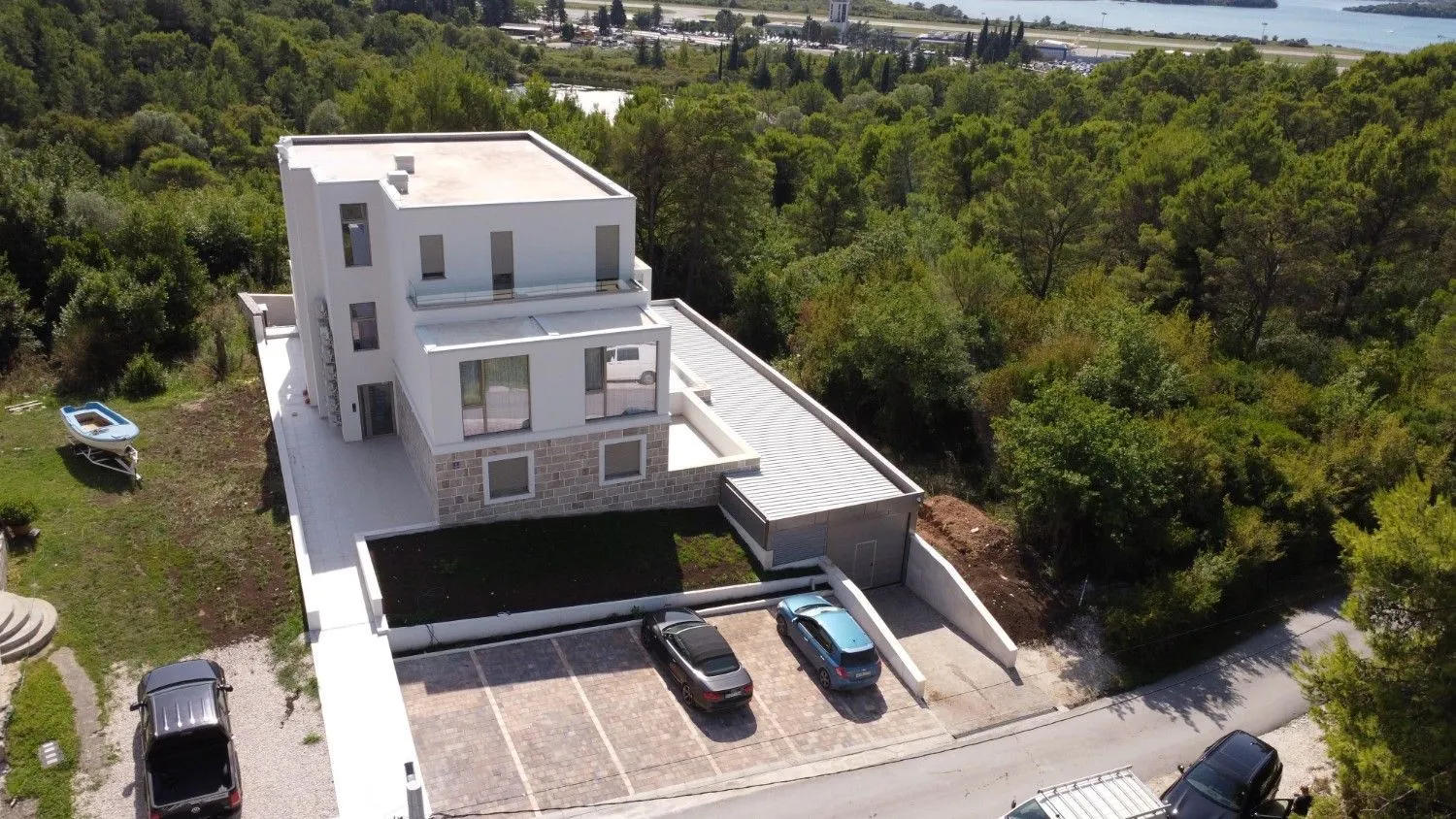 Prodaja, dvosoban stan, 90m², Tivat, Crna Gora