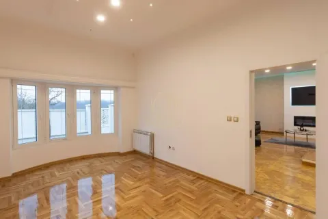 Rent, house, 417m², Jajinci, Voždovac Sve Podlokacije - image 15