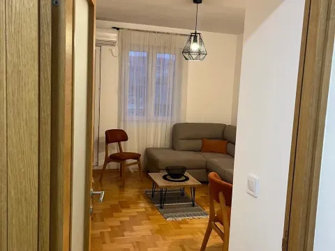 Rent, one bedroom apartment, 45m², Budva, Crna Gora - image 5