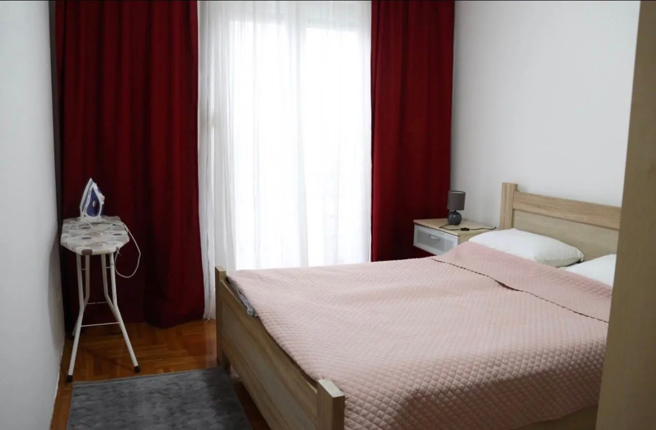 Izdavanje, jednosoban stan, 47m², Stari Aerodrom, Podgorica