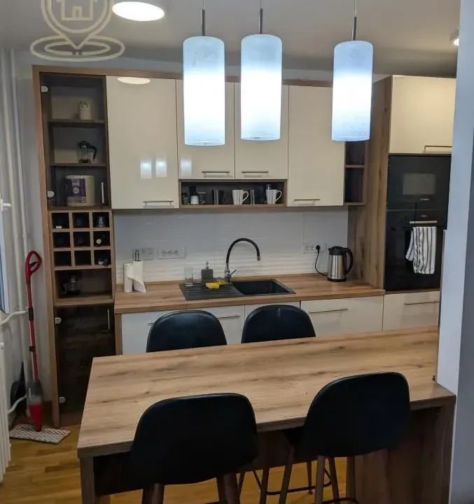 Izdavanje, dvosoban stan, 44m², Šumice, Beograd