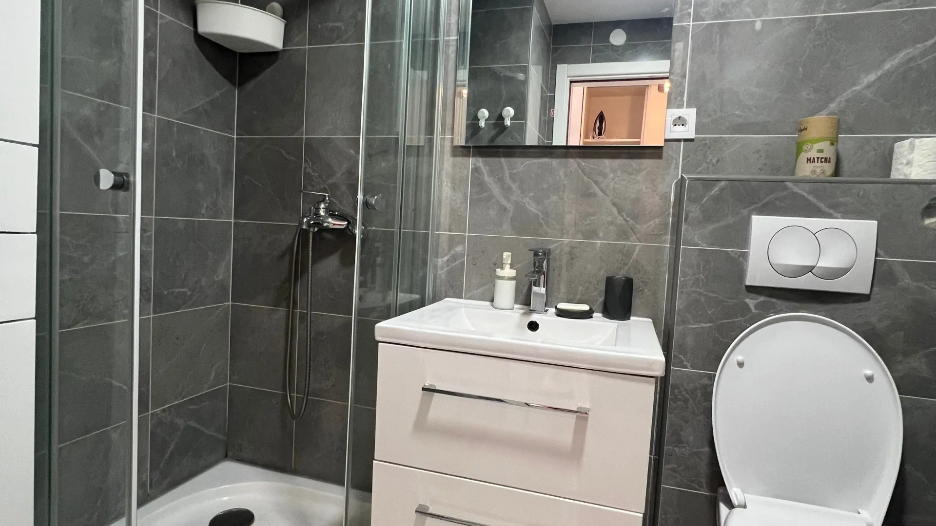 Izdavanje, garsonjera, 30m², Centar, Bar