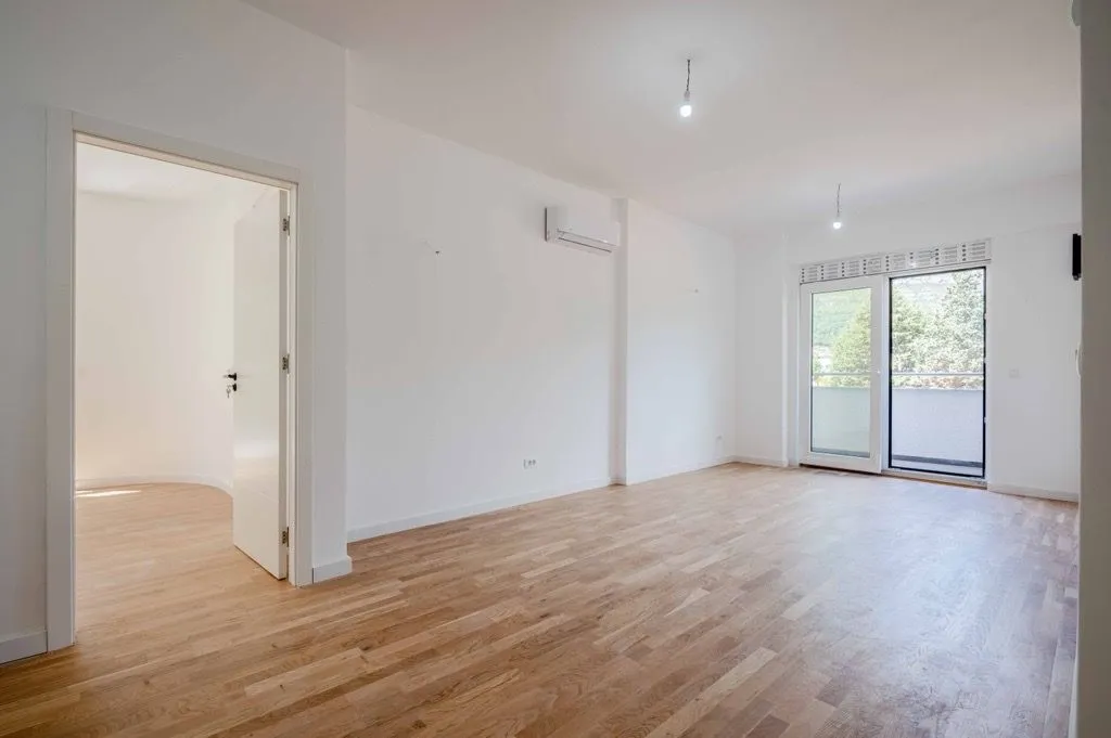 Prodaja, dvosoban stan, 65m², Centar, Bar