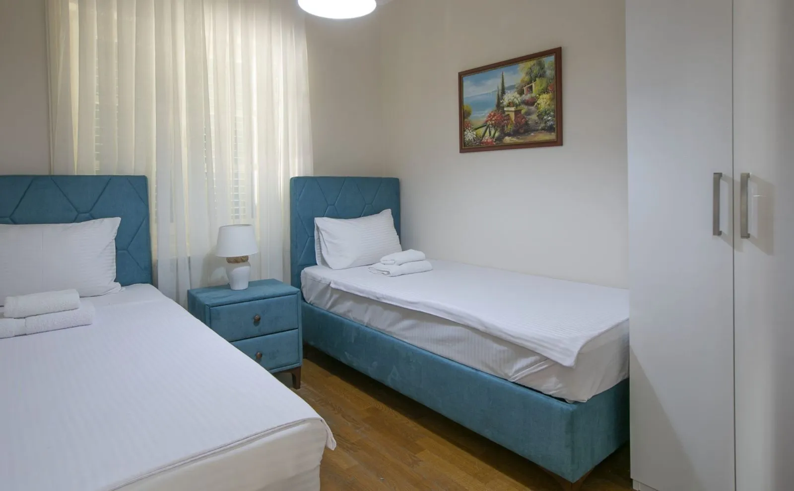 Sale, three bedroom apartment, 90m², Sveti Stefan, Budva