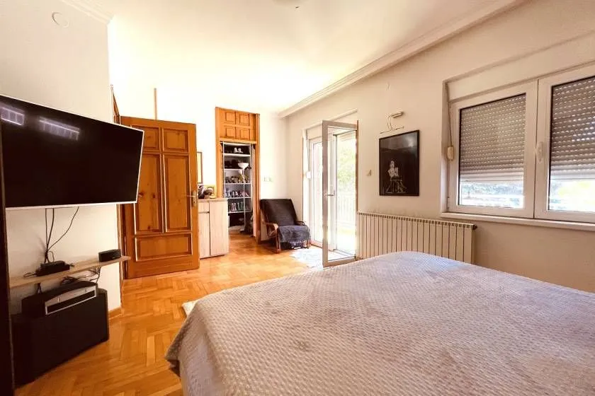 Rent, three bedroom apartment, 140m², Cerak, Beograd