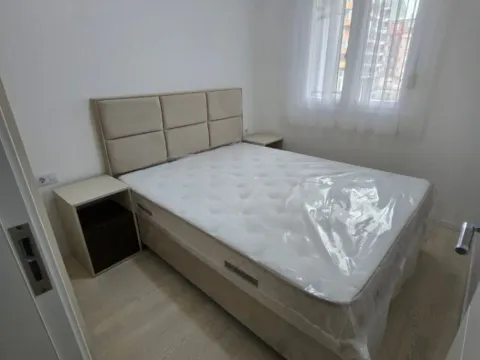 Izdavanje, jednosoban stan, 40m², City Kvart, Podgorica - image 13