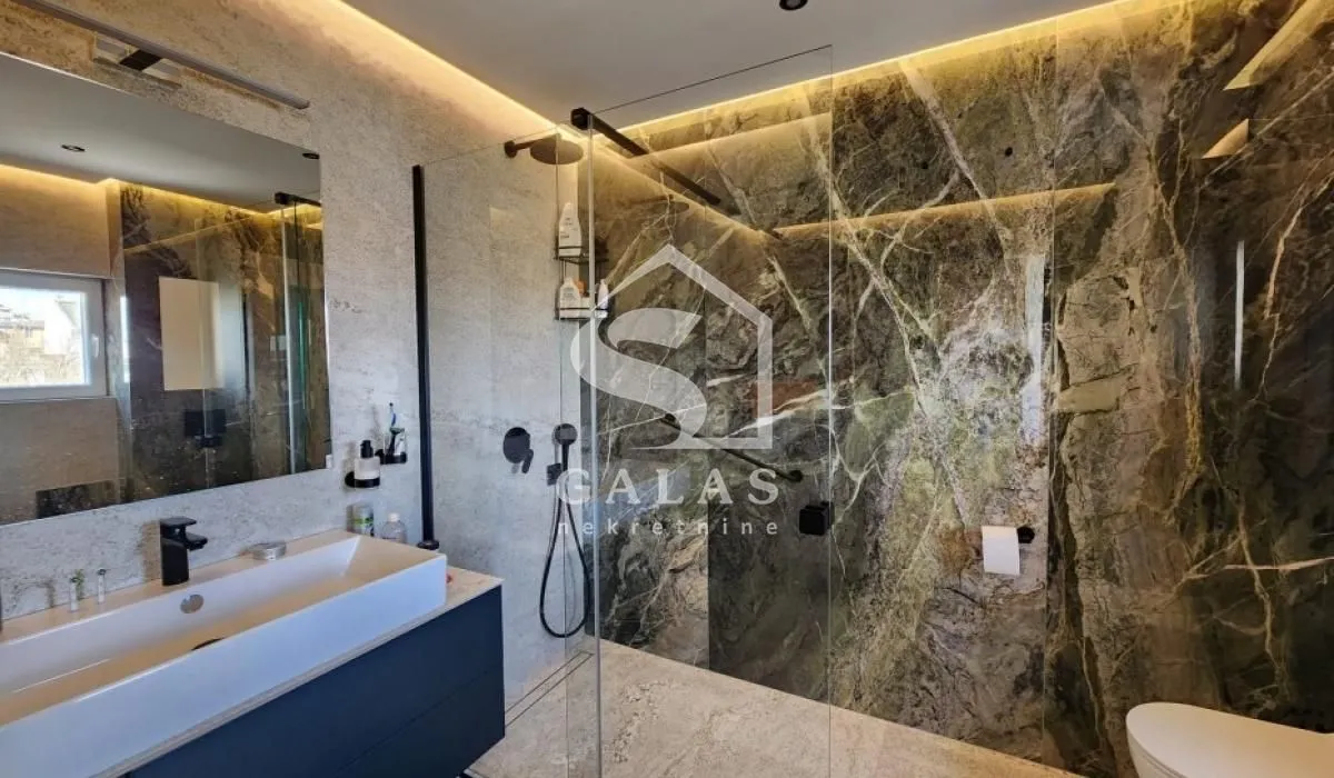 Sale, three bedroom apartment, 105m², Slavija, Vračar Sve Podlokacije