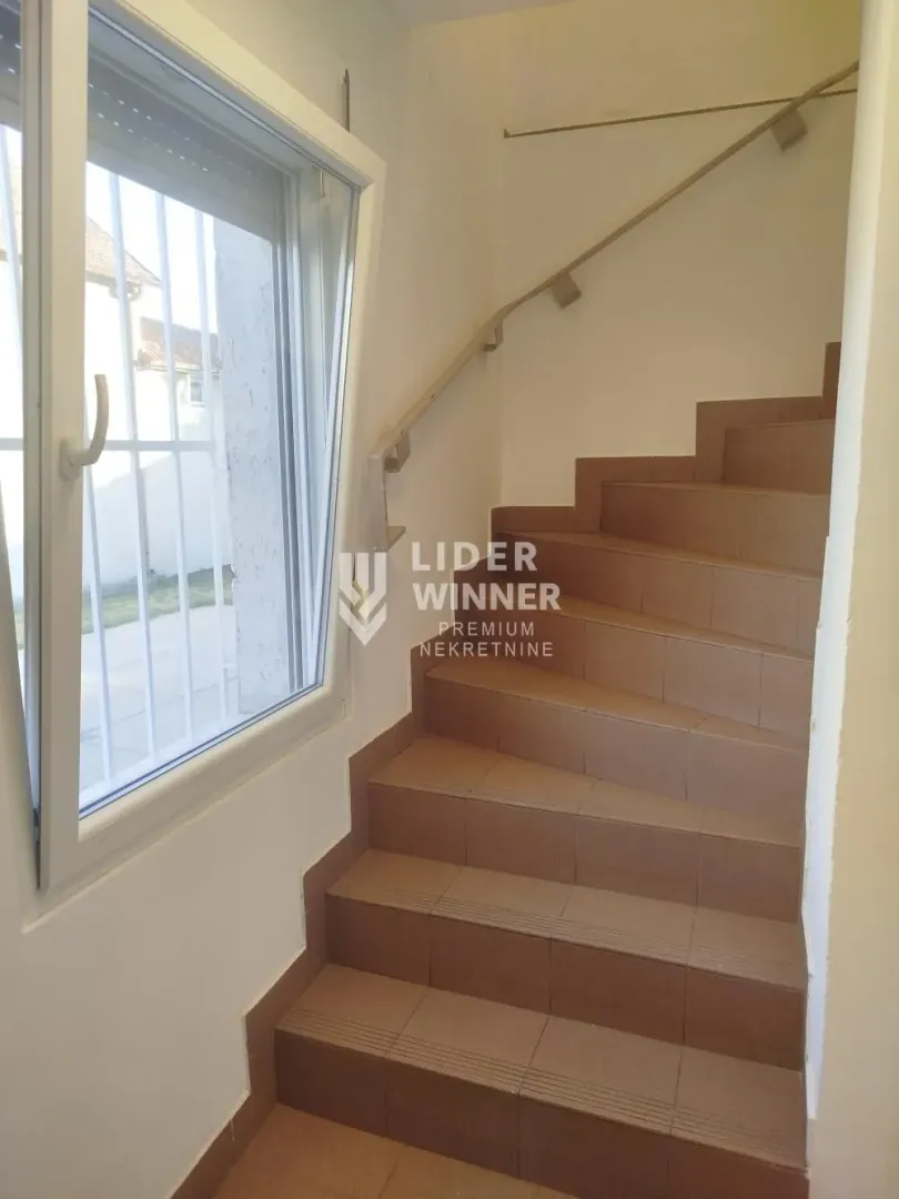 Rent, house, 204m², Mali Mokri Lug, Zvezdara Sve Podlokacije