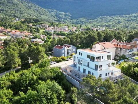 Prodaja, dvosoban stan, 90m², Mrčevac, Tivat