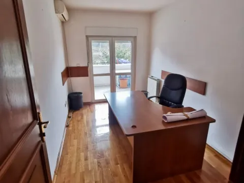 Rent, office space, 150m², Stara Varoš, Podgorica - image 6