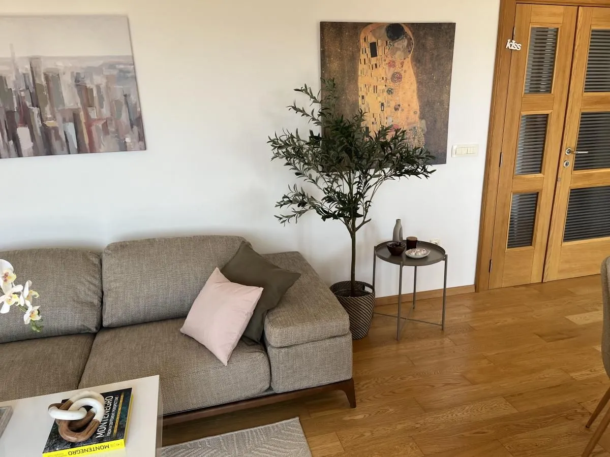 Prodaja, trosoban stan, 99m², Kalimanj, Tivat