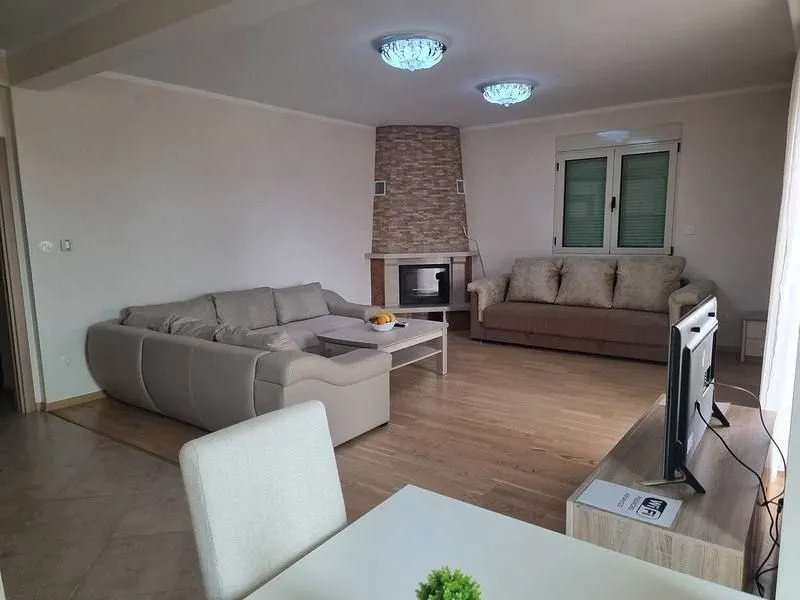 Rent, two bedroom apartment, 94m², Bečići, Budva