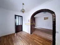 Sale, house, 188m², Voždovac Sve Podlokacije, Beograd - image 6