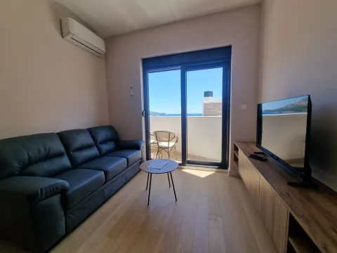 Rent, one bedroom apartment, 42m², Bečići, Budva - image 10
