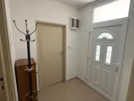 Izdavanje, jednosoban stan, 55m², Centar, Cetinje - image 3