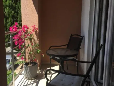 Izdavanje, dvosoban stan, 64m², Centar, Budva - image 4