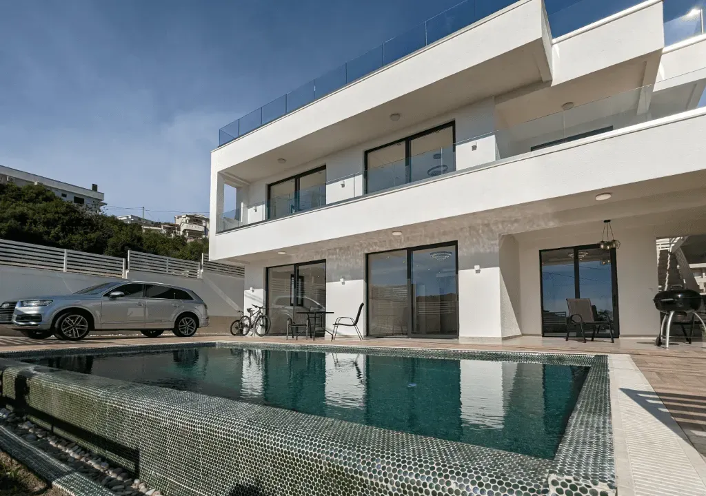 Sale, house, 365m², Utjeha, Bar