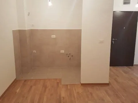 Izdavanje, jednosoban stan, 44m², City Kej, Podgorica - image 2