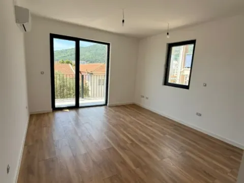Sale, two bedroom apartment, 42m², Podkošljun, Budva - image 4
