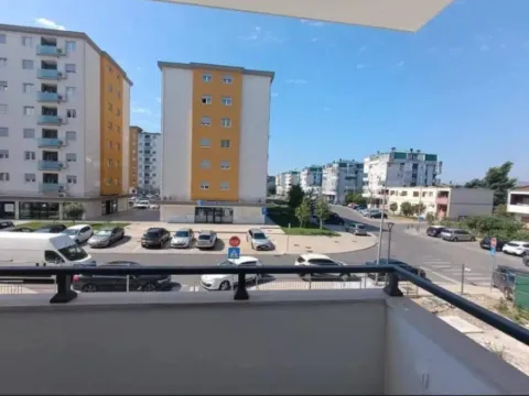 Prodaja, jednosoban stan, 45m², Pobrežje, Podgorica - image 10