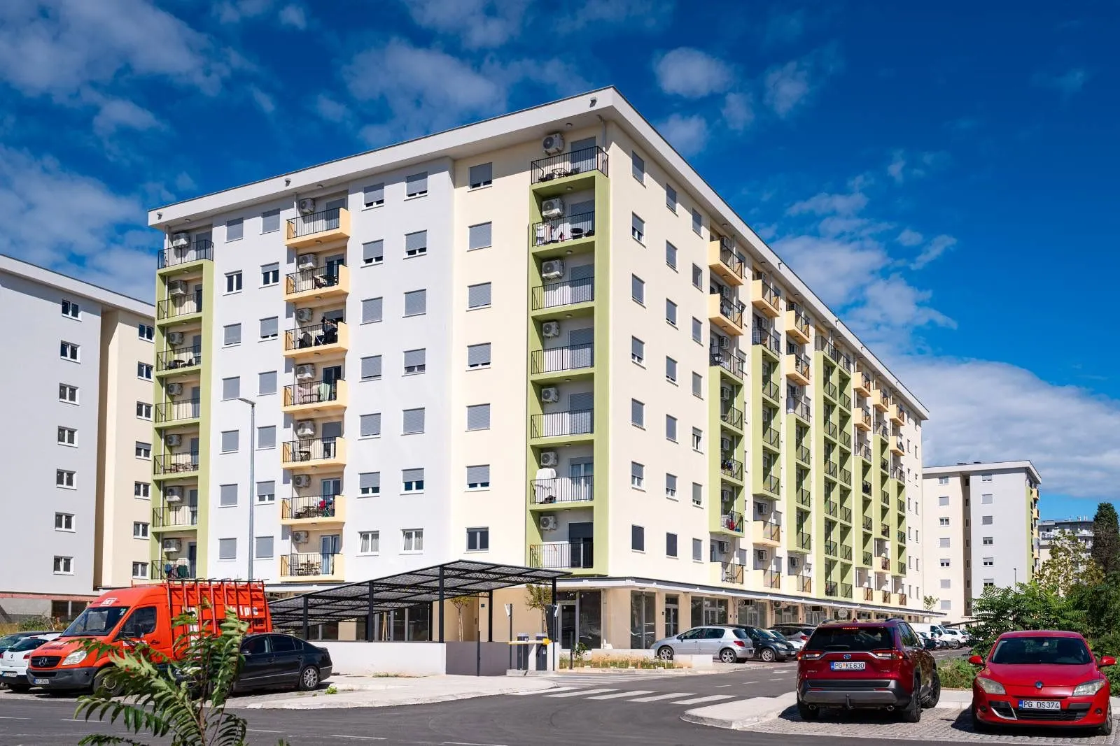 Izdavanje, jednosoban stan, 42m², Pobrežje, Podgorica