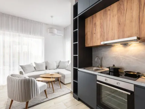 Izdavanje, dvosoban stan, 55m², Bečići, Budva