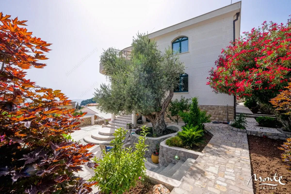 Sale, house, 560m², Petrovac, Budva