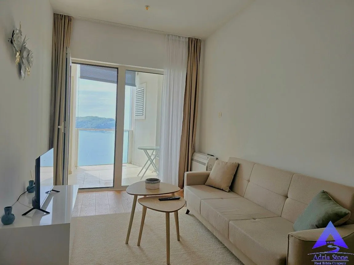Prodaja, dvosoban stan, 77m², Centar, Budva