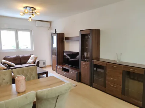 Rent, two bedroom apartment, 68m², City Kvart, Podgorica - image 9