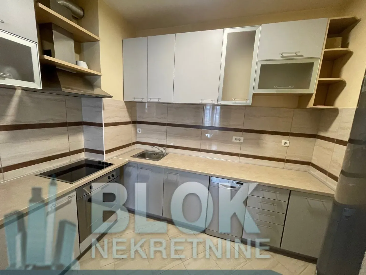 Izdavanje, jednosoban stan, 55m², Centar, Podgorica