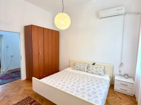 Izdavanje, dvosoban stan, 69m², Centar, Podgorica - image 7