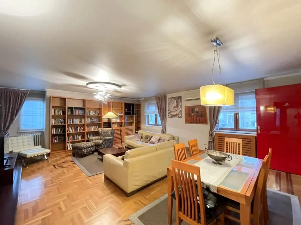 Izdavanje, trosoban stan, 110m², Savski Venac, Beograd