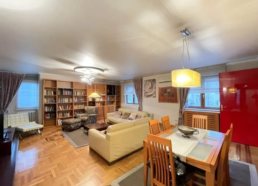 Izdavanje, trosoban stan, 110m², Savski Venac, Beograd