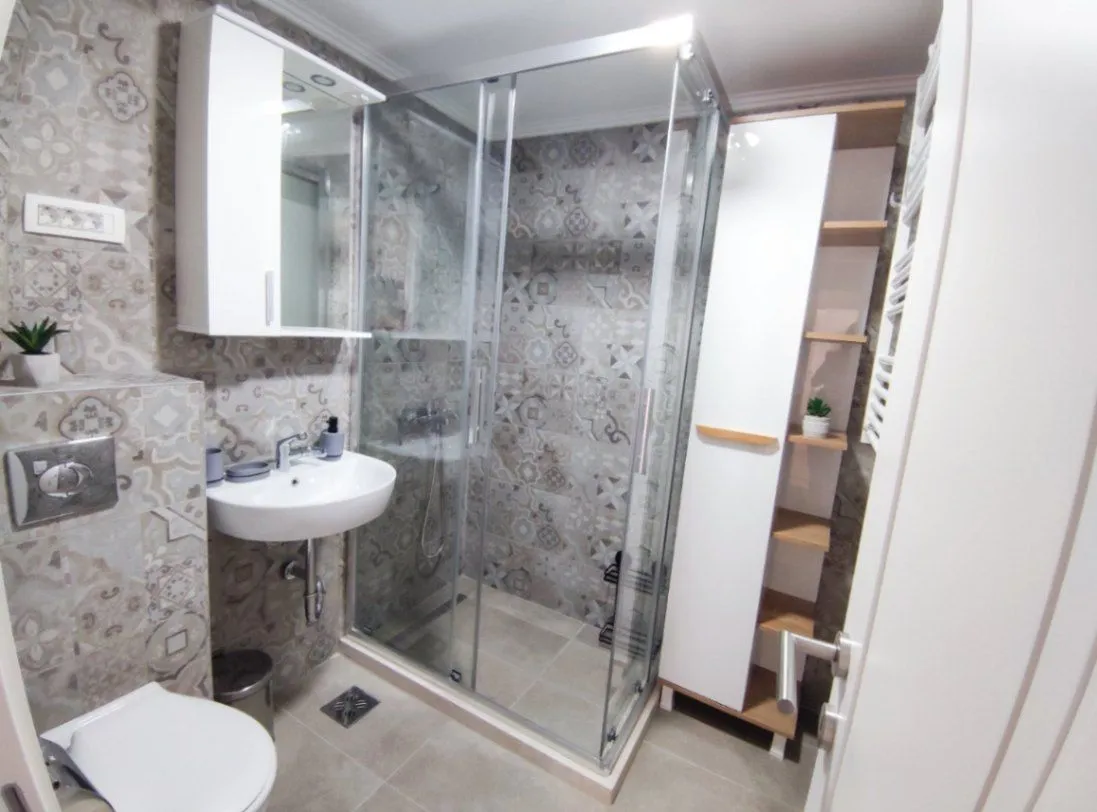 Izdavanje, dvosoban stan, 86m², Centar, Podgorica